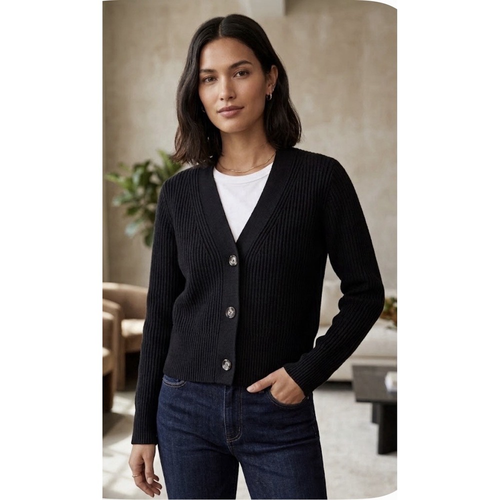 Club Monaco black ribbed V-neck button-down Cardigan Size Small Wool Cotton